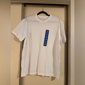 Calvin Klein: White Men's Crew Neck T-Shirt; Size “L” (NWT)